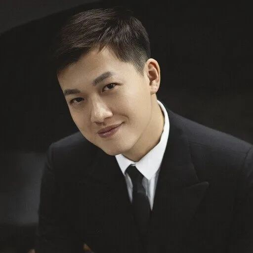 tac gia tran hong ngoc lam nen thanh cong cua hitclub Trần Hồng Ngọc